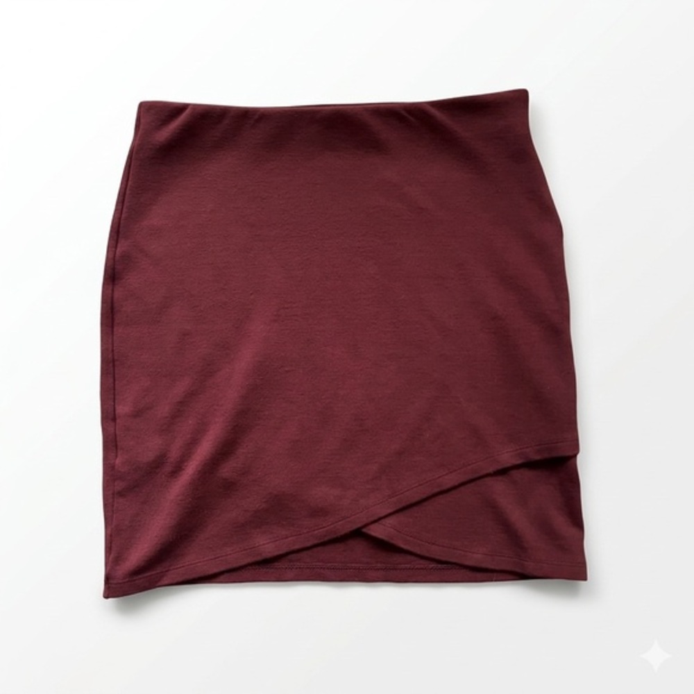 Aritzia Sunday Best Burgundy Stretch mini Skirt size S